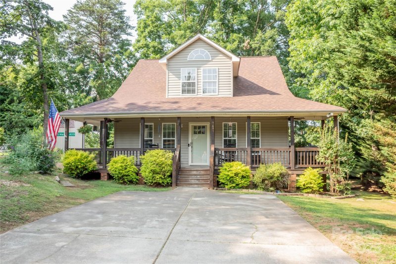 7691 Red Robin Trail