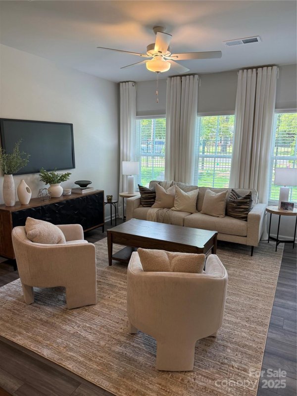 Property image 3 at 4706 Lakeview Road, Charlotte, NC 28216