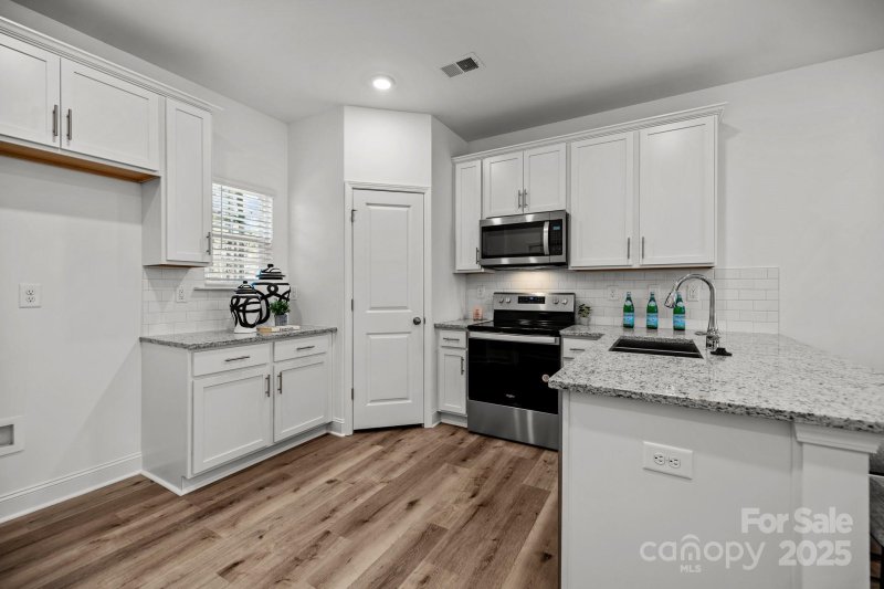 Property image 3 at 3124 Butler Hill Drive, Matthews, NC 28105