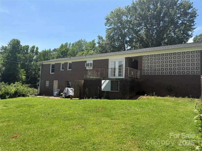 Property image 2 of 1821 Beaman Street in Woodlawn Park, Shelby, NC 28152