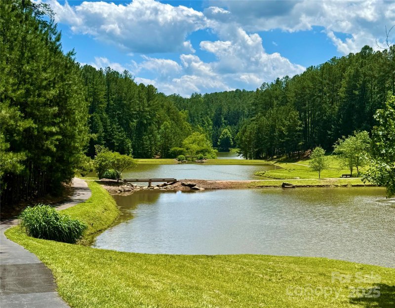 Property image 3 of 5418 Breakwater Drive in Anchors Landing, Granite Falls, NC 28630