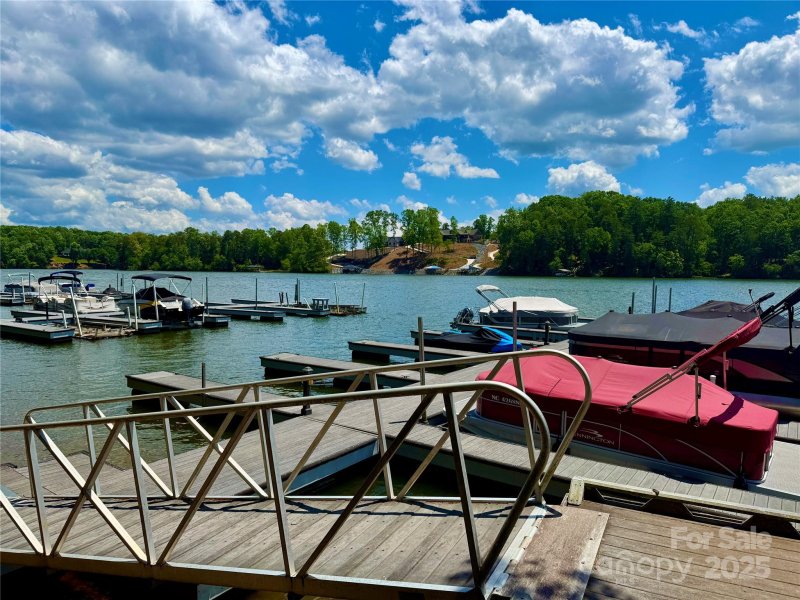 Property image 4 of 5418 Breakwater Drive in Anchors Landing, Granite Falls, NC 28630