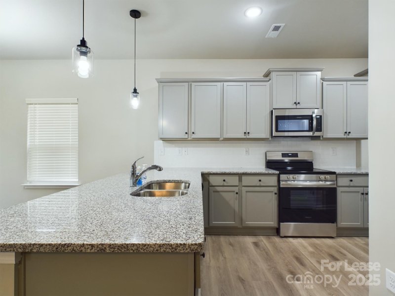 Property image 3 at 4036 Stoneygreen Lane, Charlotte, NC 28215