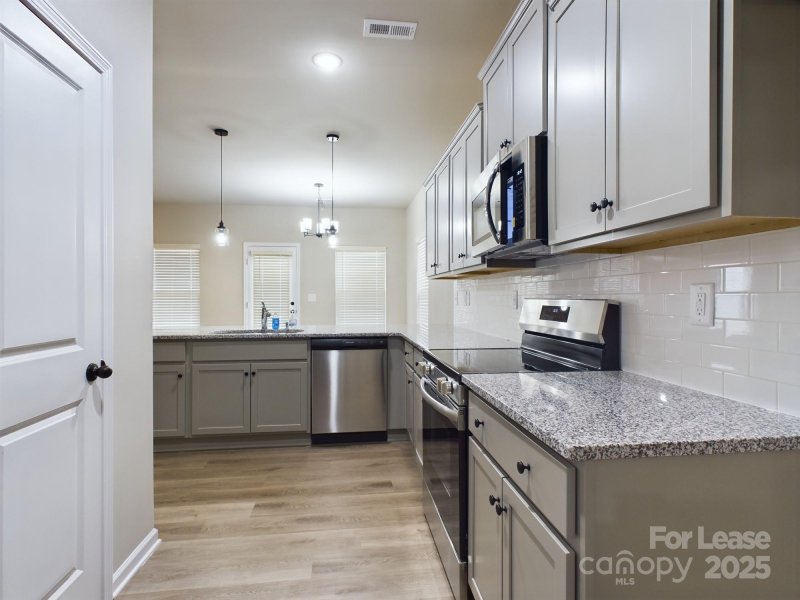 Property image 4 at 4036 Stoneygreen Lane, Charlotte, NC 28215