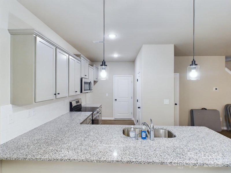 Property image 5 at 4036 Stoneygreen Lane, Charlotte, NC 28215