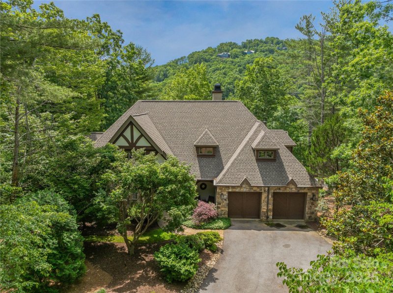 Property image 2 of 16 Hidden Hills Way in The Cliffs at Walnut Cove, Arden, NC 28704