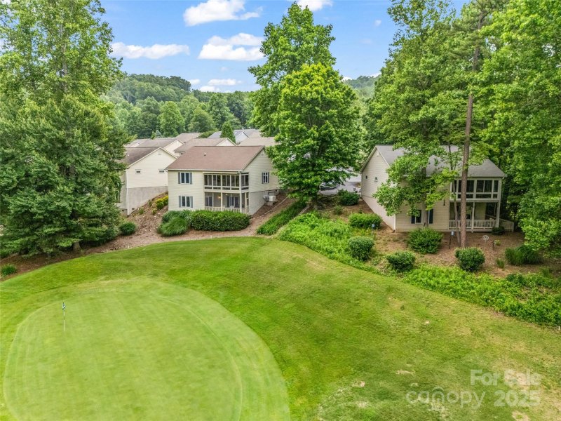 Property image 2 at 11 Wedge Court, Hendersonville, NC 28739