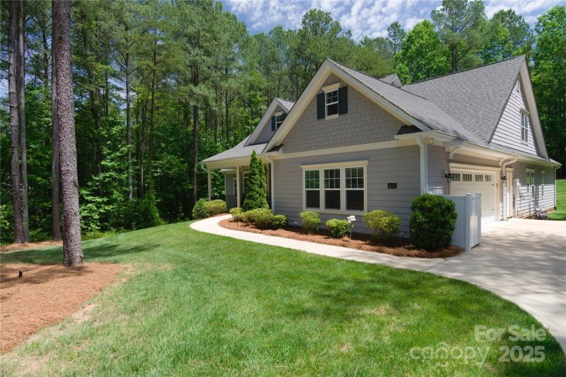 Property image 3 of 4660 Gold Finch Drive in Pebble Bay, Denver, NC 28037