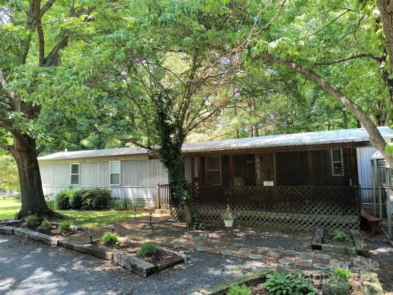 Property image 2 at 189 6th Avenue, New London, NC 28127