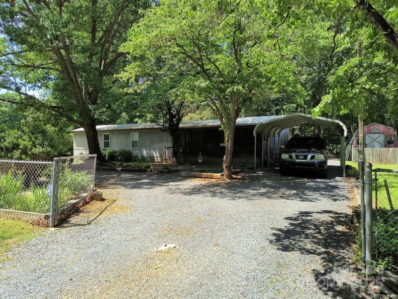 Property image 3 at 189 6th Avenue, New London, NC 28127