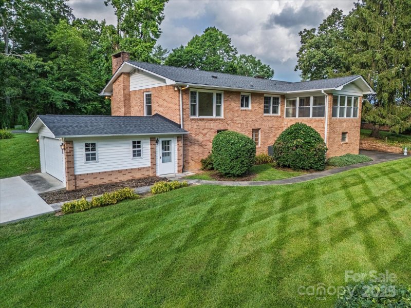 Property image 3 of 3085 Napier Drive in Grimesdale, Hendersonville, NC 28792