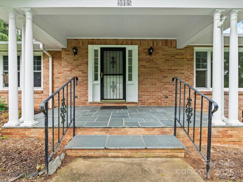 Property image 5 of 3085 Napier Drive in Grimesdale, Hendersonville, NC 28792