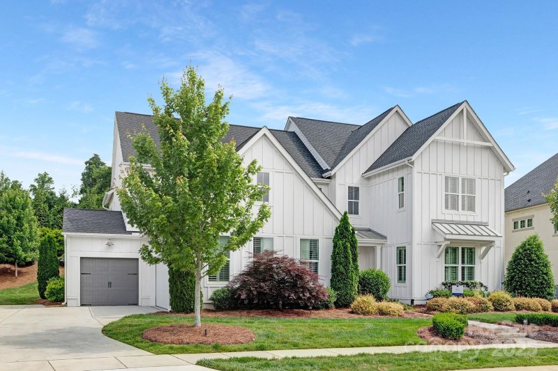 Property image 2 at 2026 Thatcher Way, Fort Mill, SC 29715