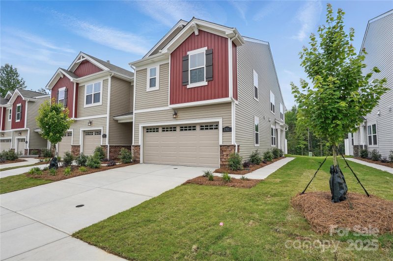 Property image 2 of 2021 Vinyasa Lane in Stonesummit, Charlotte, NC 28215