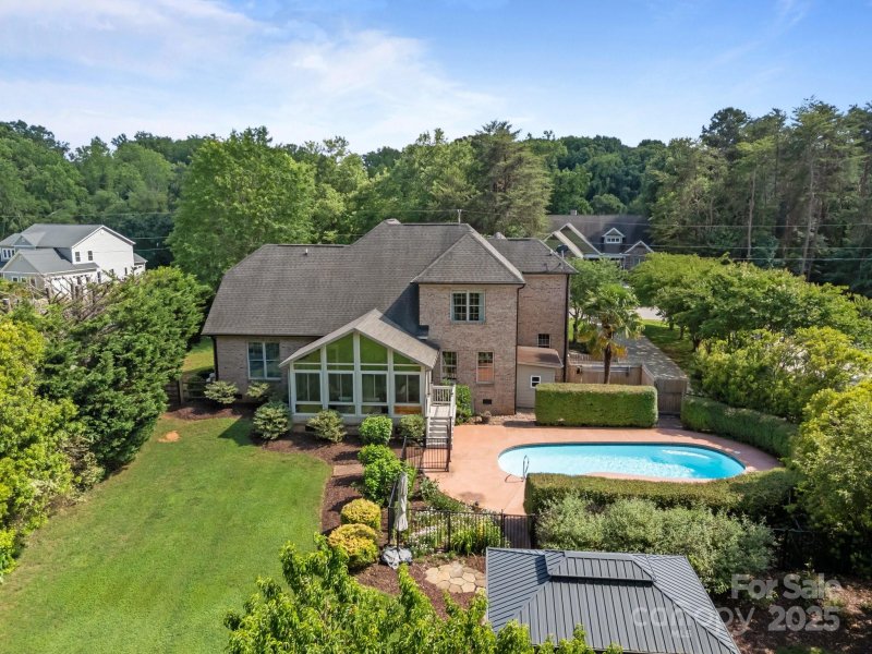 Property image 2 at 389 Ponderosa Circle, Mooresville, NC 28117