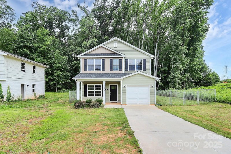 Property image 2 at 1218 Rosada Avenue, Charlotte, NC 28213