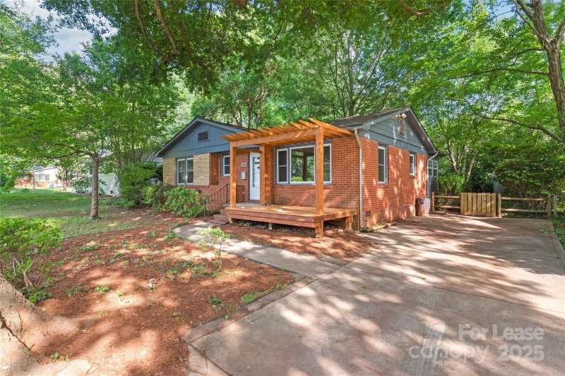 Property image 2 at 1024 Dudley Drive, Charlotte, NC 28205