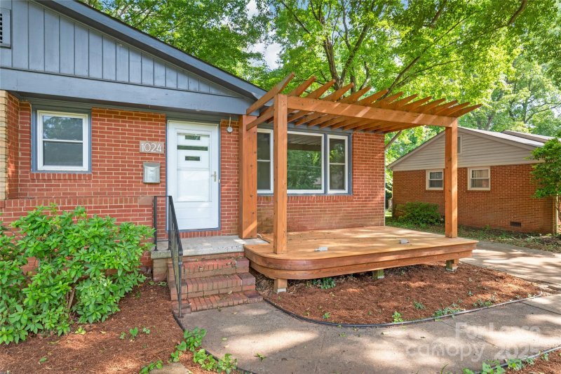 Property image 3 at 1024 Dudley Drive, Charlotte, NC 28205