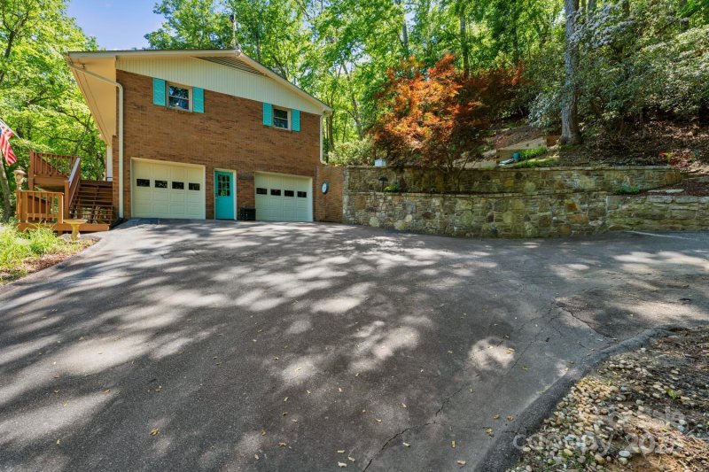 Property image 2 at 230 Turtle Lane, Hendersonville, NC 28791