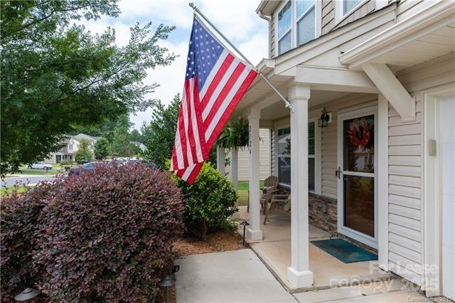 Property image 2 at 2124 Lake Vista Drive, Mount Holly, NC 28120