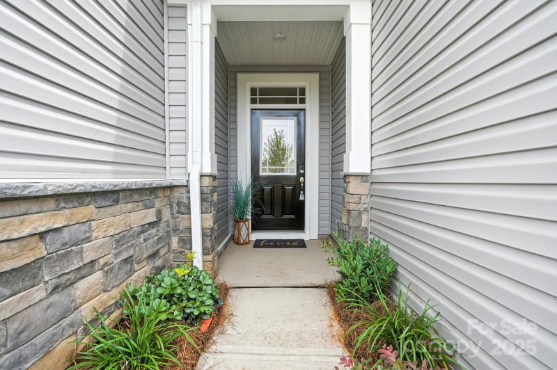 Property image 3 of 6423 Mallow Crossing Lane in Bailey Run, Charlotte, NC 28213