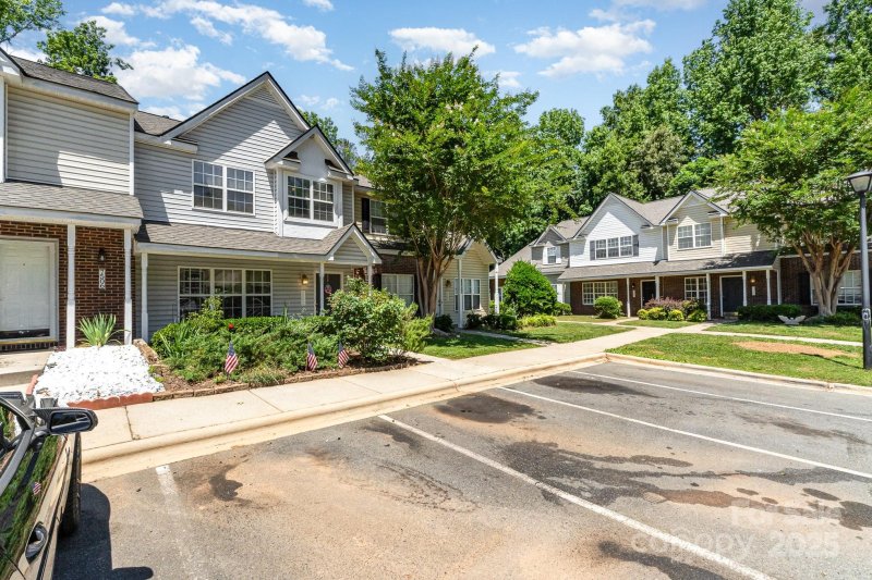 Property image 3 at 7504 Petrea Lane, Charlotte, NC 28227