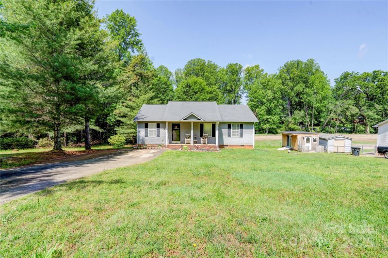 Property image 3 of 1170 Scenic Drive in Vestavia, Shelby, NC 28150