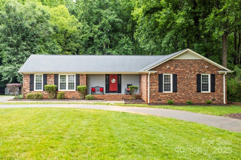 Property image 2 at 8938 Glencroft Road, Mint Hill, NC 28227