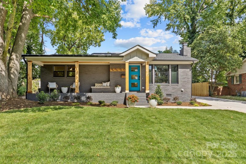 Property image 2 of 2461 Eaton Road in Amity Gardens, Charlotte, NC 28205