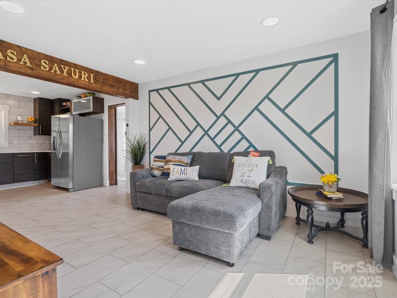 Property image 3 of 2633 Old North Sharon Amity Road in Amity Gardens, Charlotte, NC 28205