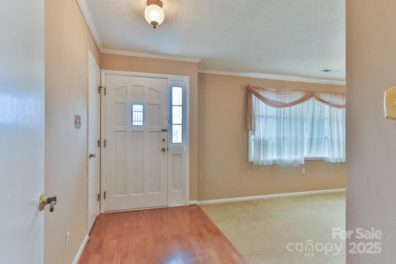 Property image 4 of 466 Shiloh Church Road in Lakemont Park, Hickory, NC 28601