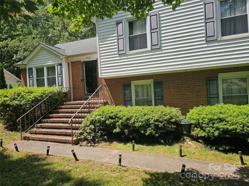 7608 Surreywood Place