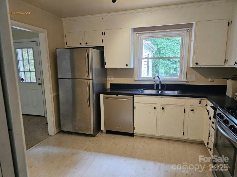 Property image 4 at 7608 Surreywood Place, Charlotte, NC 28270