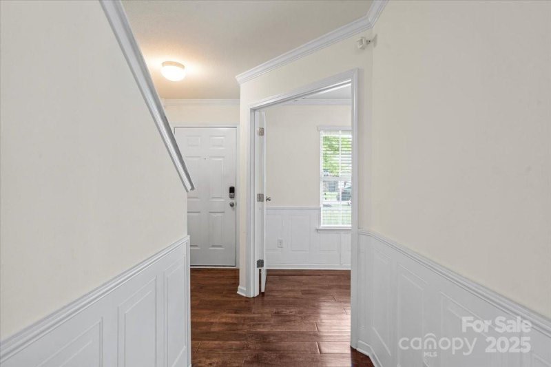Property image 4 of 2515 Walnut Forest Drive in Sanders Farm, Charlotte, NC 28216