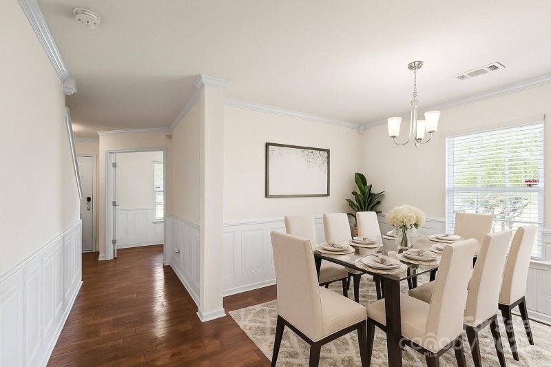 Property image 5 of 2515 Walnut Forest Drive in Sanders Farm, Charlotte, NC 28216
