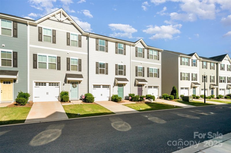 Woodford Green, Charlotte Community