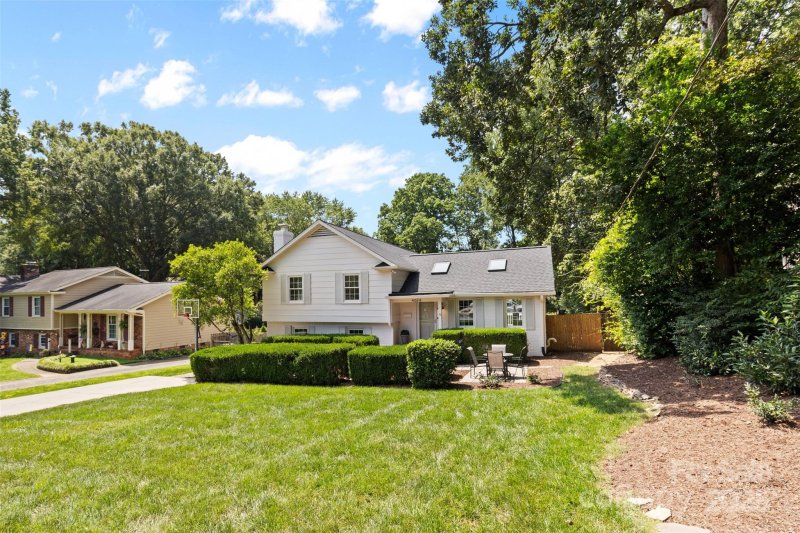 Property image 3 at 4024 Tyndale Avenue, Charlotte, NC 28210