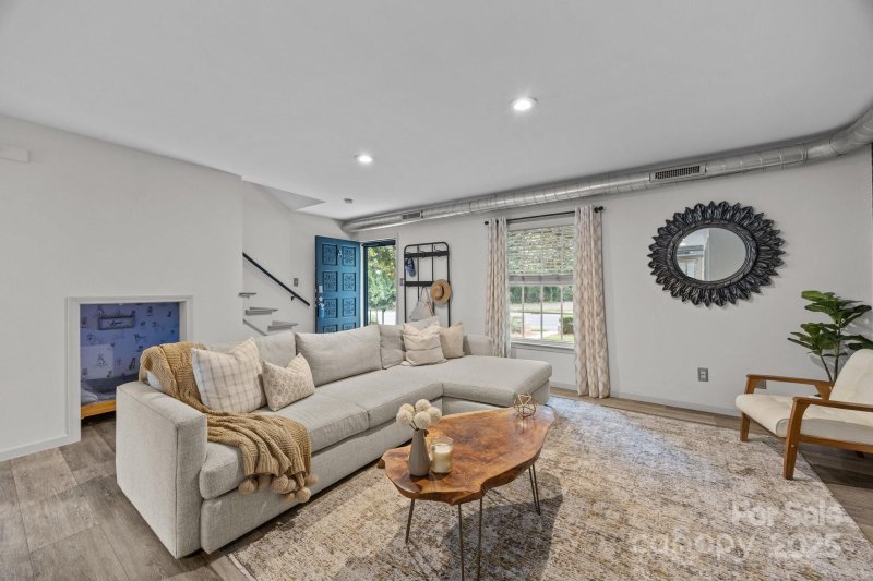 Property image 3 at 3528 Colony Road, Charlotte, NC 28211