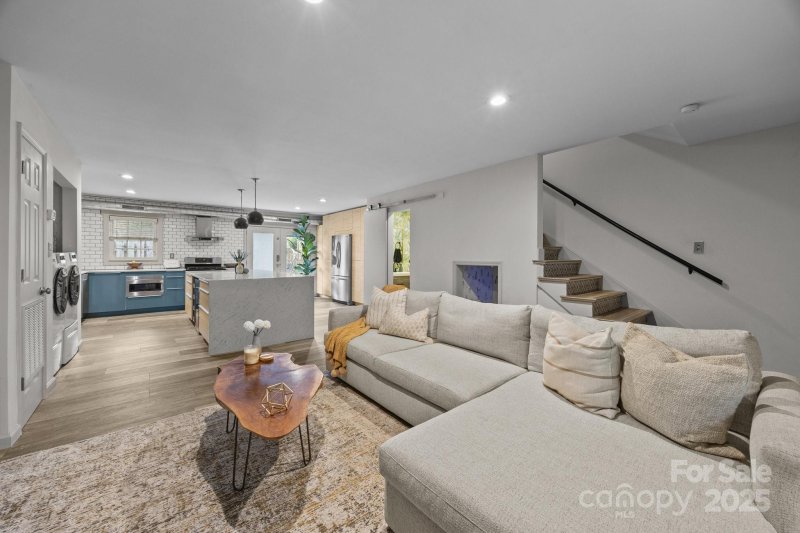 Property image 4 at 3528 Colony Road, Charlotte, NC 28211