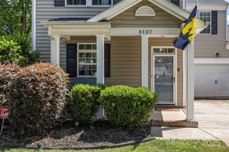 Property image 2 at 6107 Raisin Tree Lane, Charlotte, NC 28215