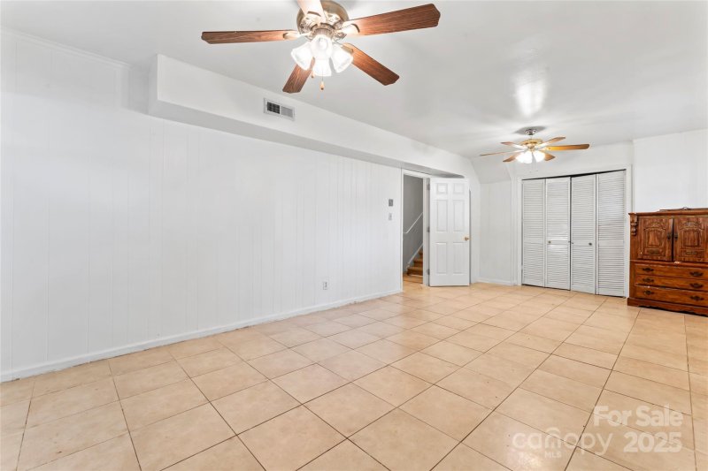 Property image 2 of 2255 Milton Road in Hope Valley, Charlotte, NC 28215