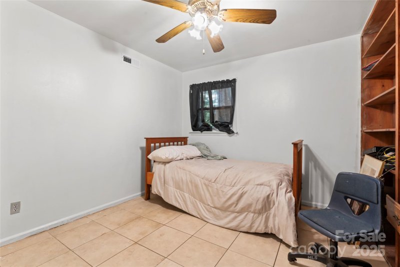 Property image 4 of 2255 Milton Road in Hope Valley, Charlotte, NC 28215