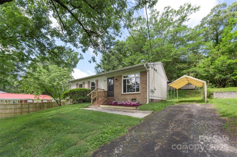 Property image 2 at 1075 Parkview Drive, Gastonia, NC 28054