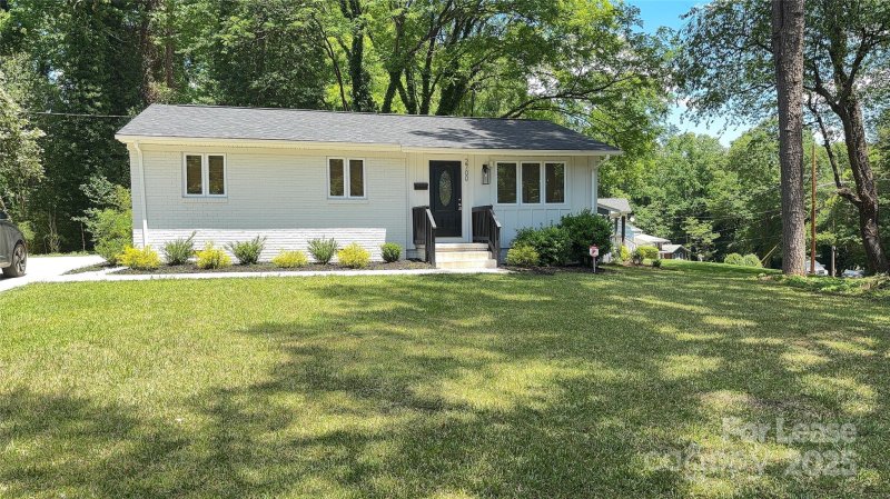 2700 Ravencroft Drive