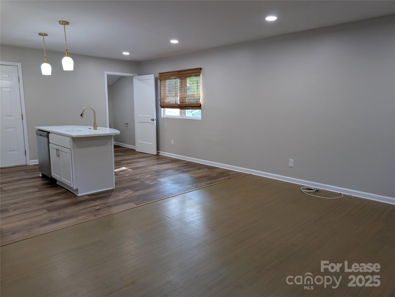 Property image 3 at 2700 Ravencroft Drive, Charlotte, NC 28208