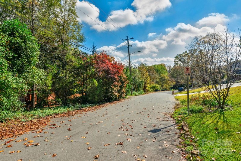 Property image 4 of 3125 Fairfax Drive in Myers Park, Charlotte, NC 28209