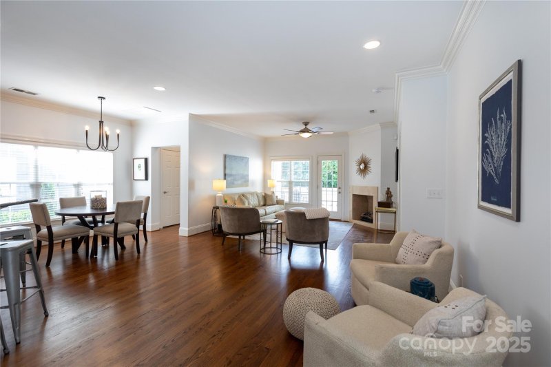 Property image 3 at 2412 Chesterfield Avenue, Charlotte, NC 28205