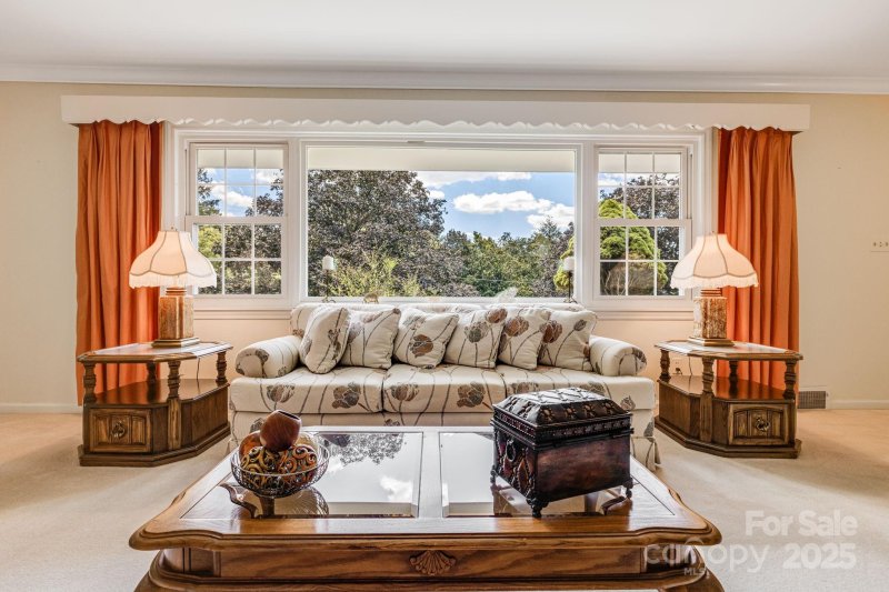 Property image 2 of 8 Fox Chase Road in Woodland Hills, Asheville, NC 28804