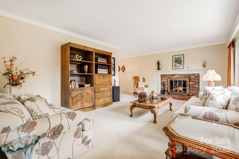 Property image 5 of 8 Fox Chase Road in Woodland Hills, Asheville, NC 28804