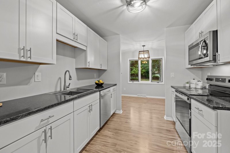 Property image 3 of 13446 Idlefield Lane in Idlewood, Matthews, NC 28105